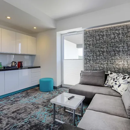 Ibis Styles Новий Сонч